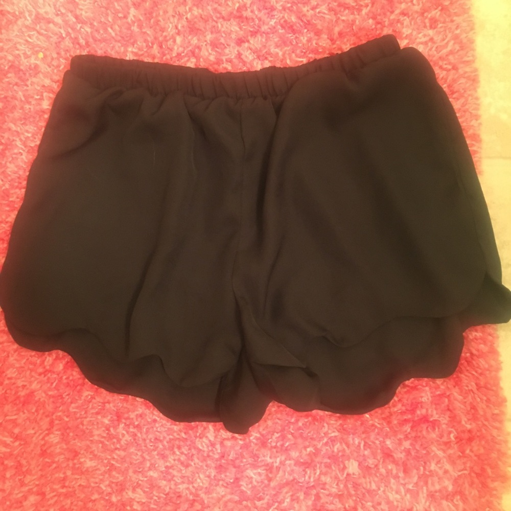 LA Hearts Scalloped Shorts